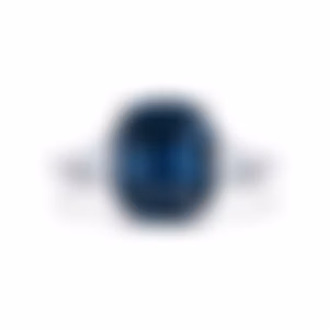 Кольцо из белого золота с центральной шпинелью 3.36 карата.