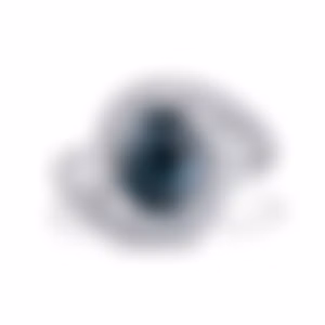 Кольцо из белого золота с центральной шпинелью 2.36 карат.