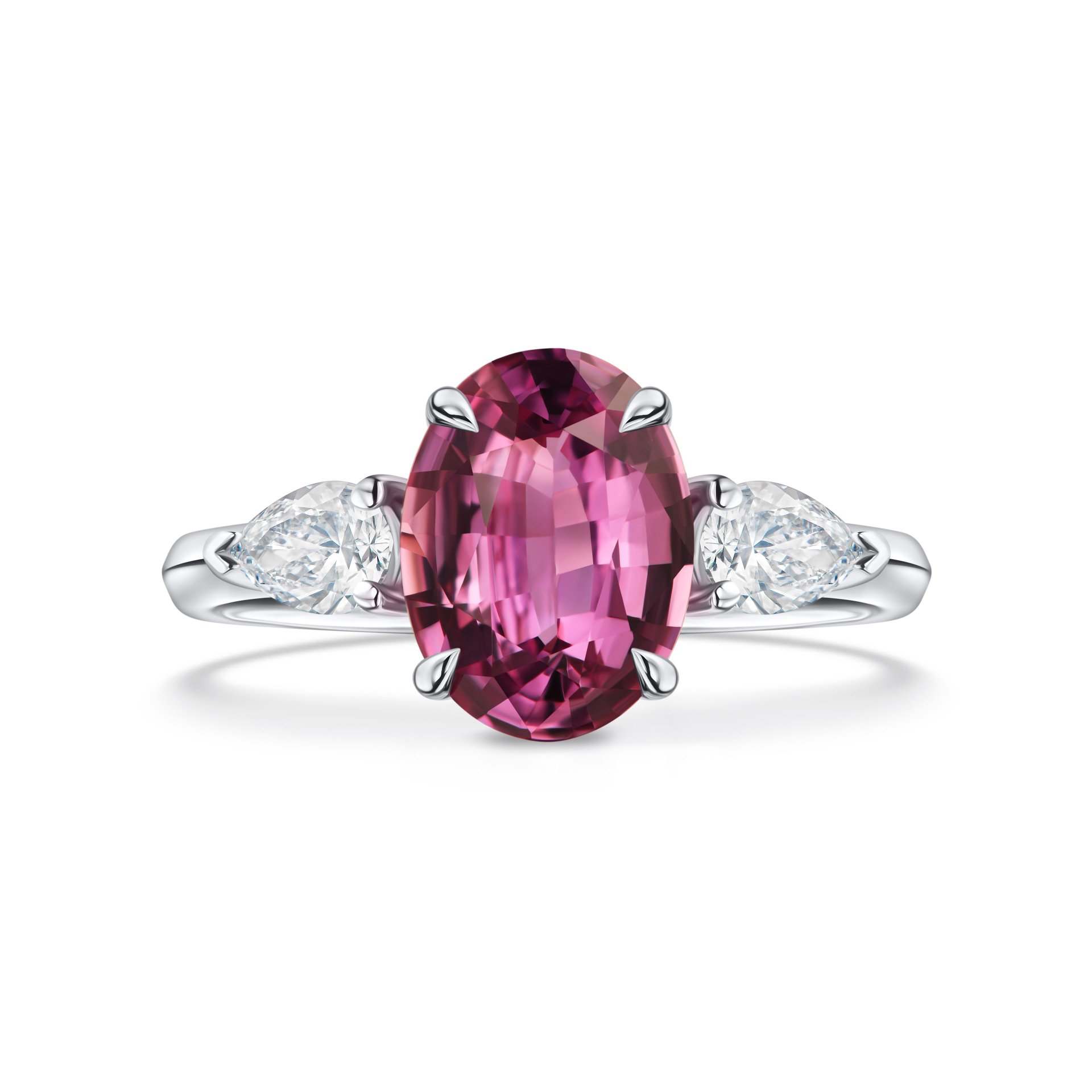 Кольцо из белого золота с сапфиром 2.02 карата.