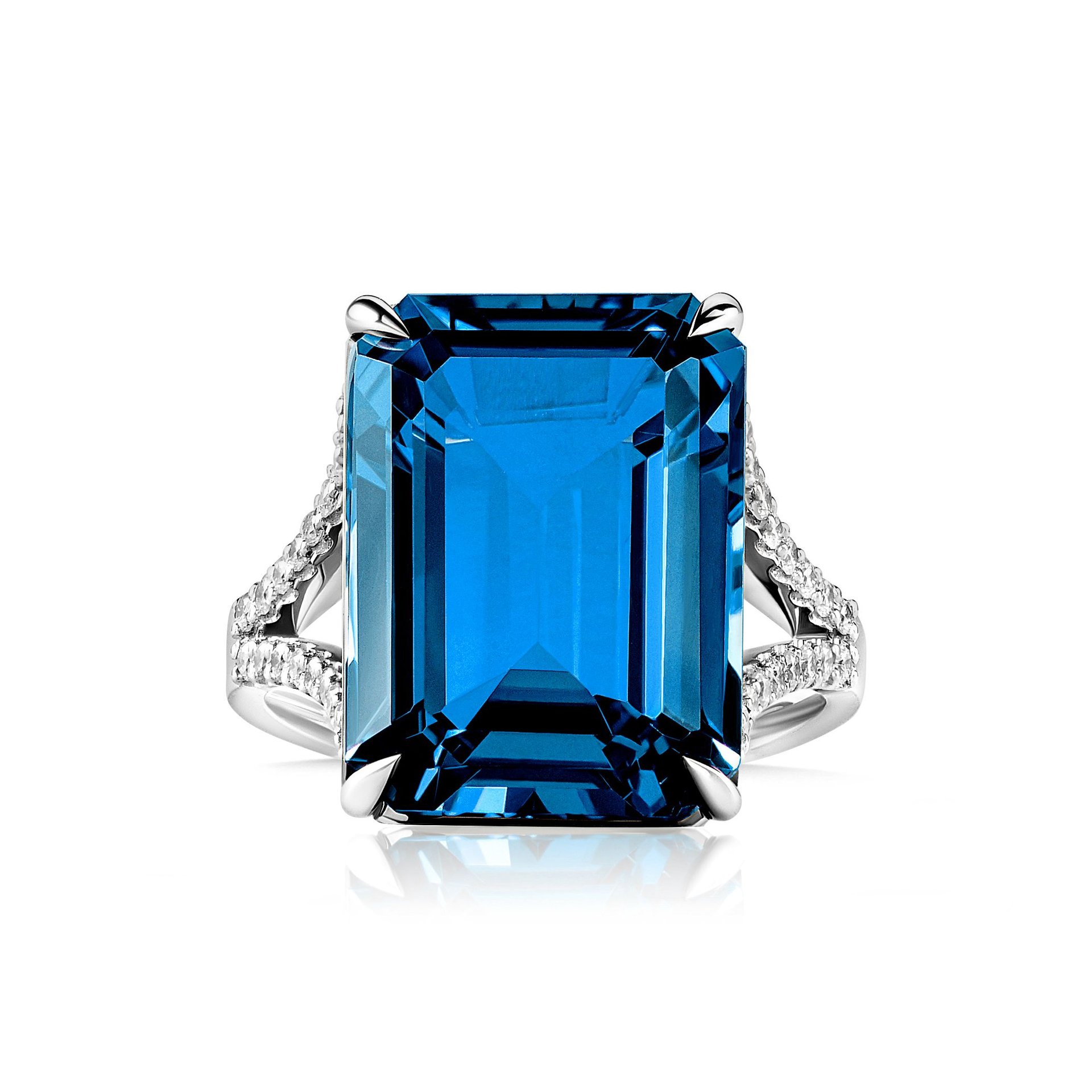 Кольцо с крупным топазом 13.05 карат в белом золоте