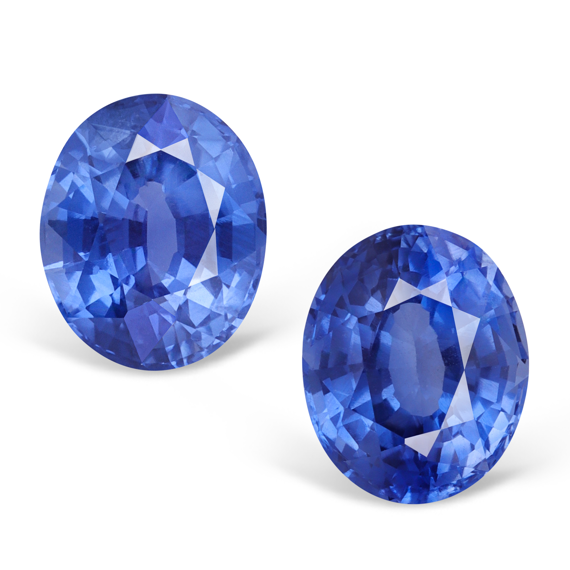 Пара сапфиров 1.78 и 1.80 карат, глубокий синий цвет, огранка бриллиант