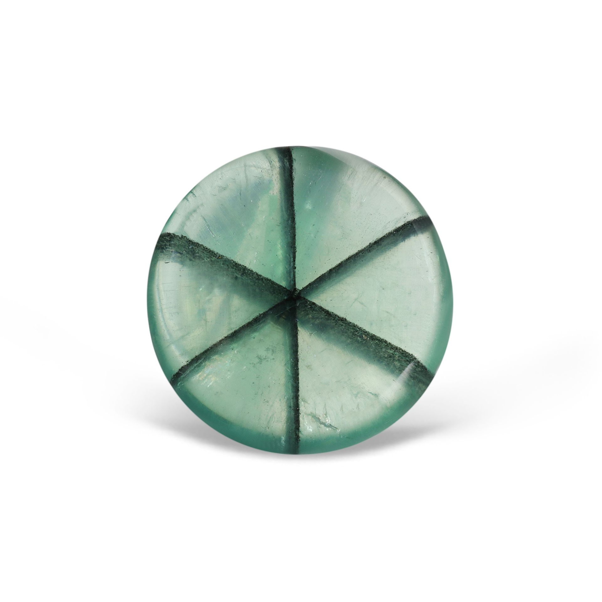 Изумруд трапиче весом 16.68 карата в огранке трапиче