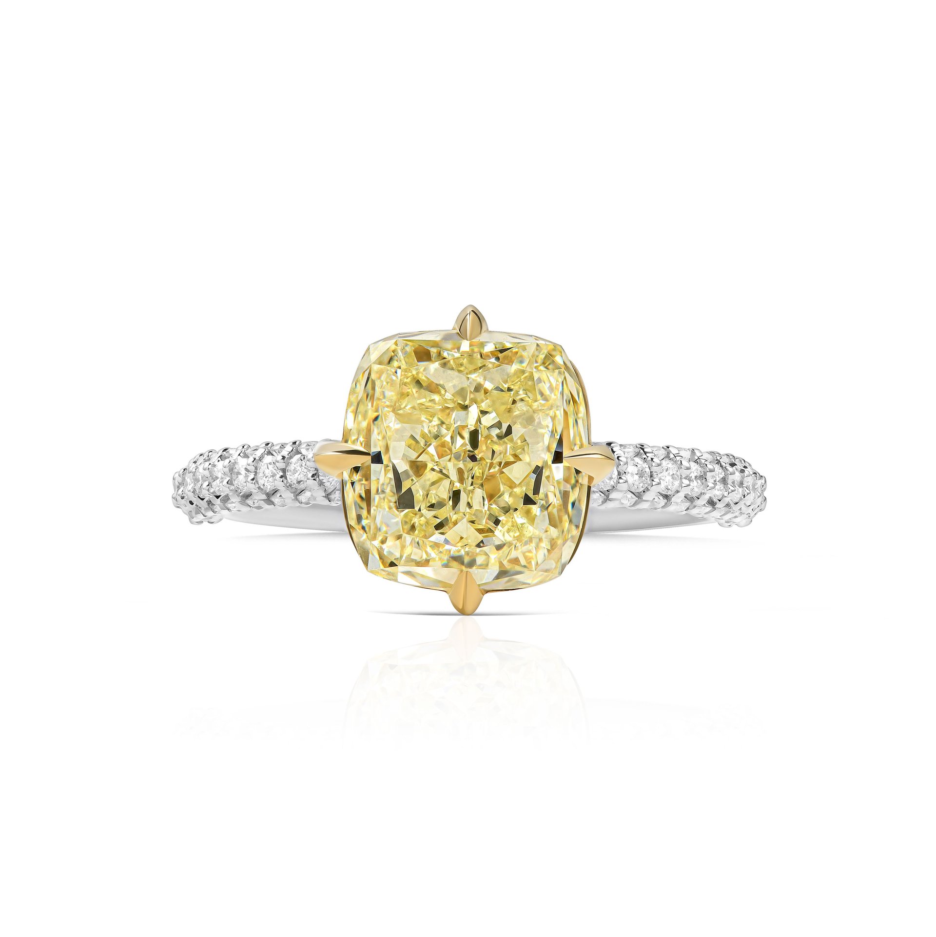 Кольцо с желтым бриллиантом 4.08 карат в белом золоте
