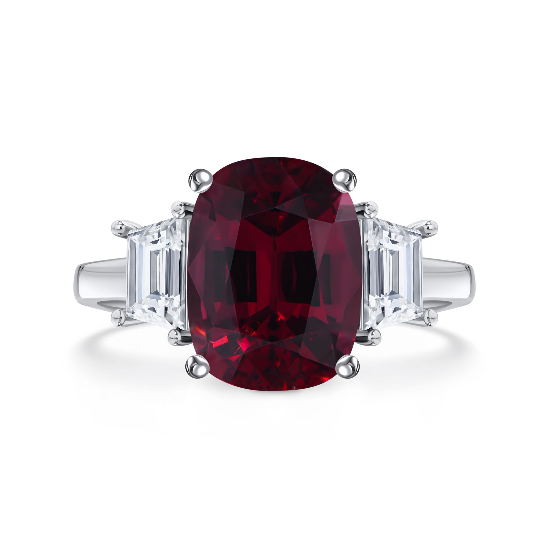 Кольцо с гранатом родолитом 4.07 карат в белом золоте