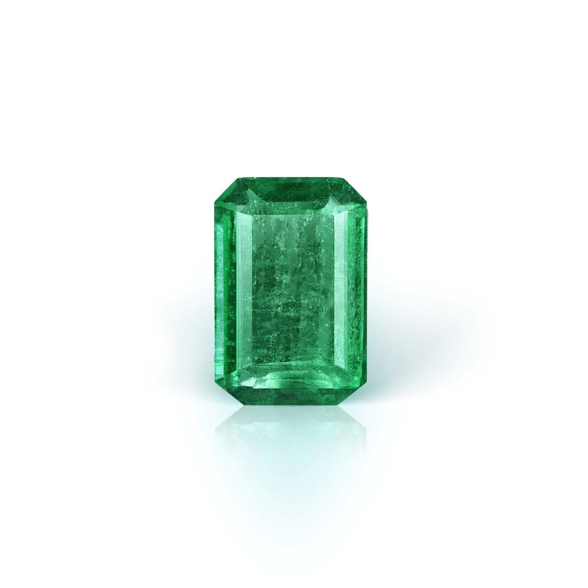 Изумруд 2.71 карата крупным планом, насыщенный зелёный цвет