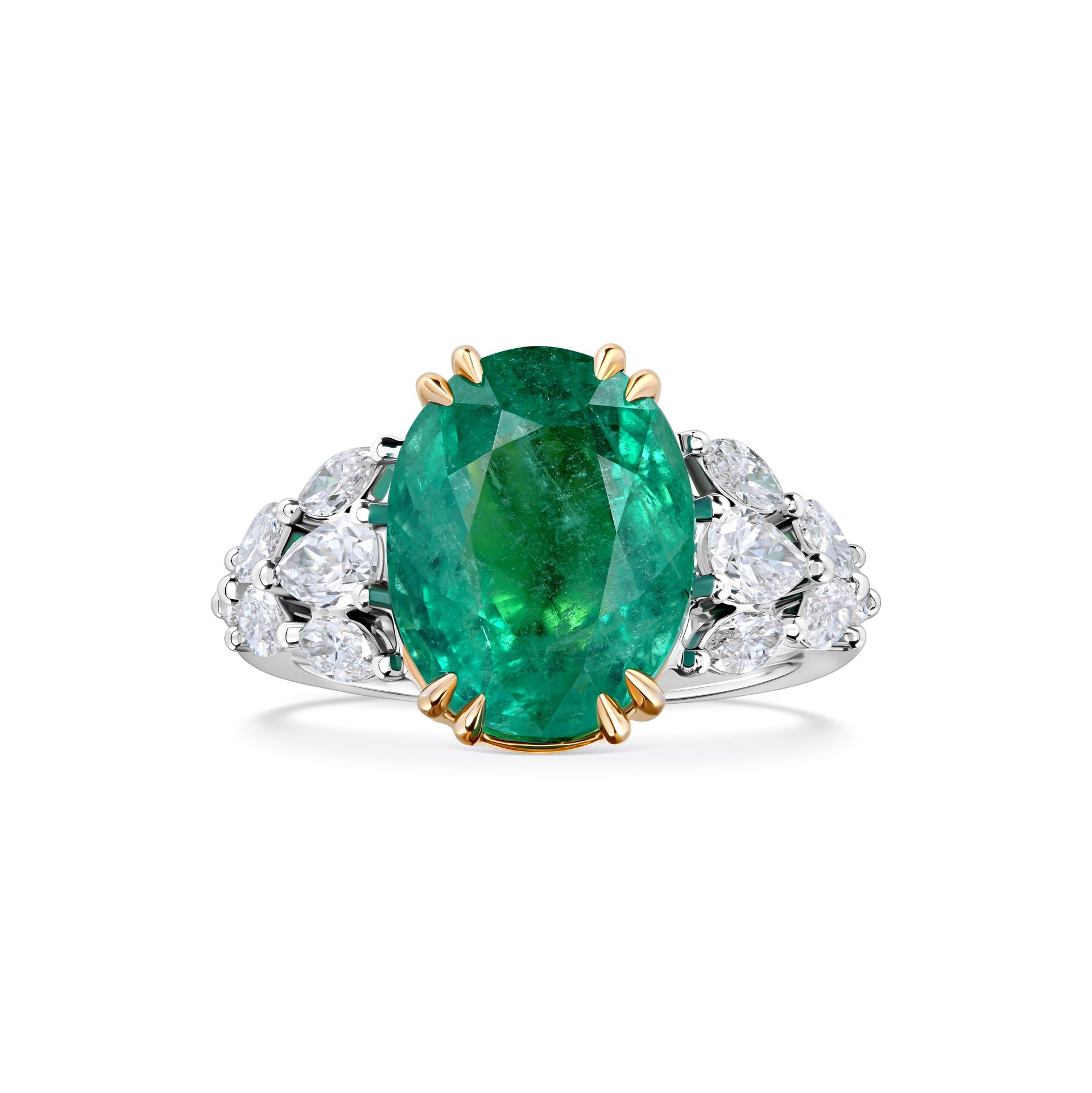 Кольцо с крупным изумрудом 6.26 карат в белом золоте