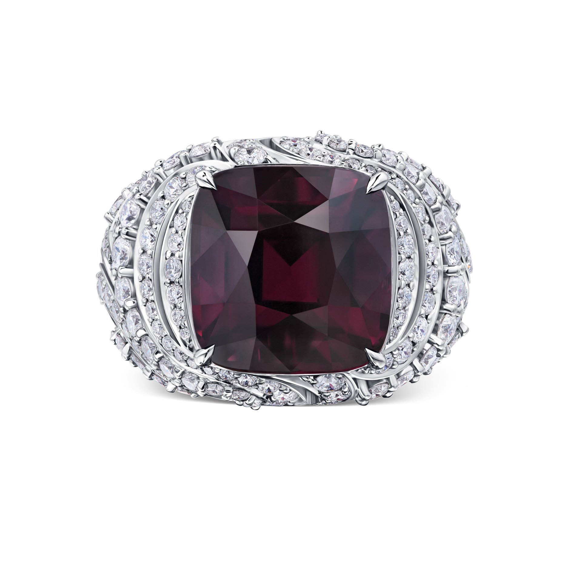 Кольцо из белого золота с крупной шпинелью 9.09 карат