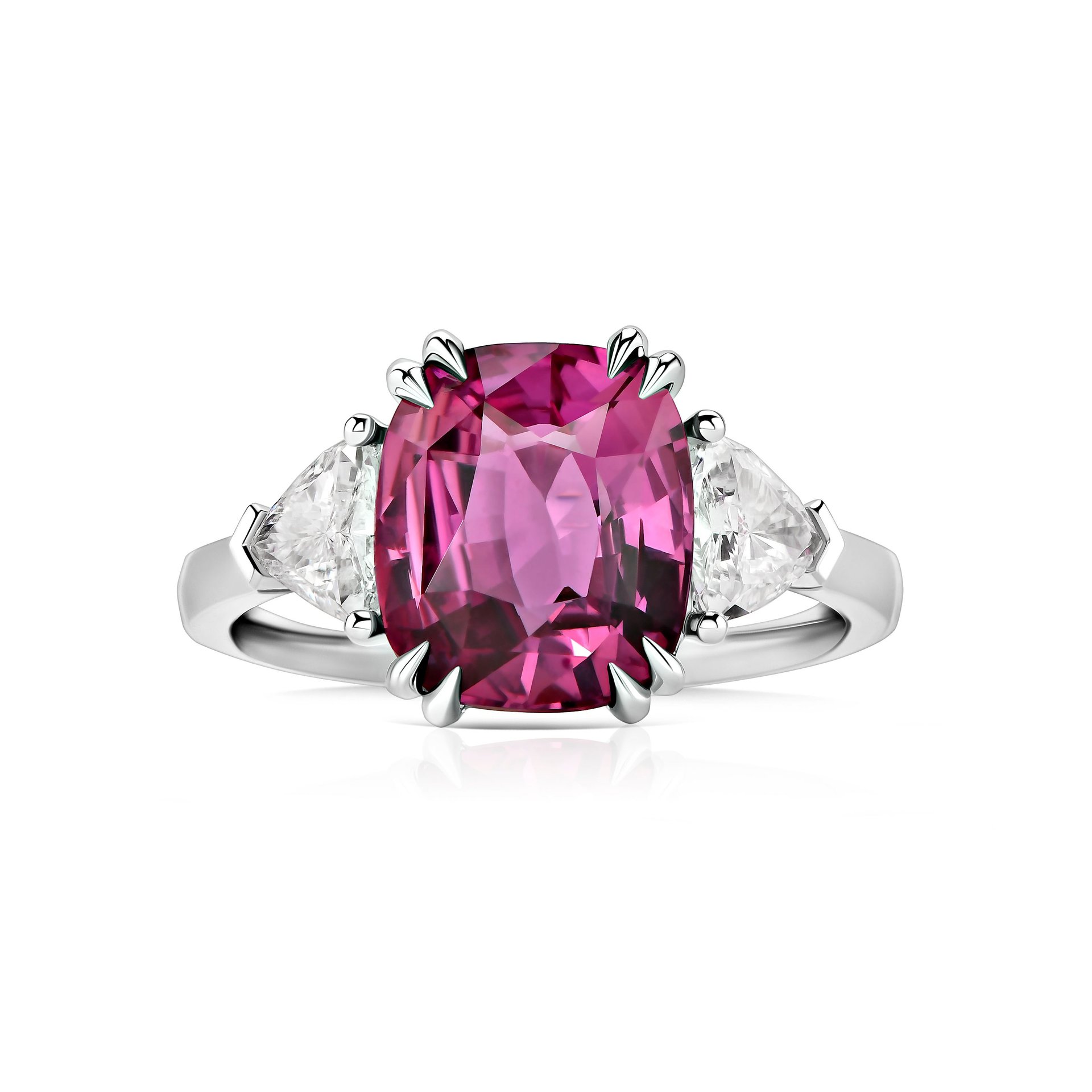 Кольцо из белого золота с центральной шпинелью 3.08 карата