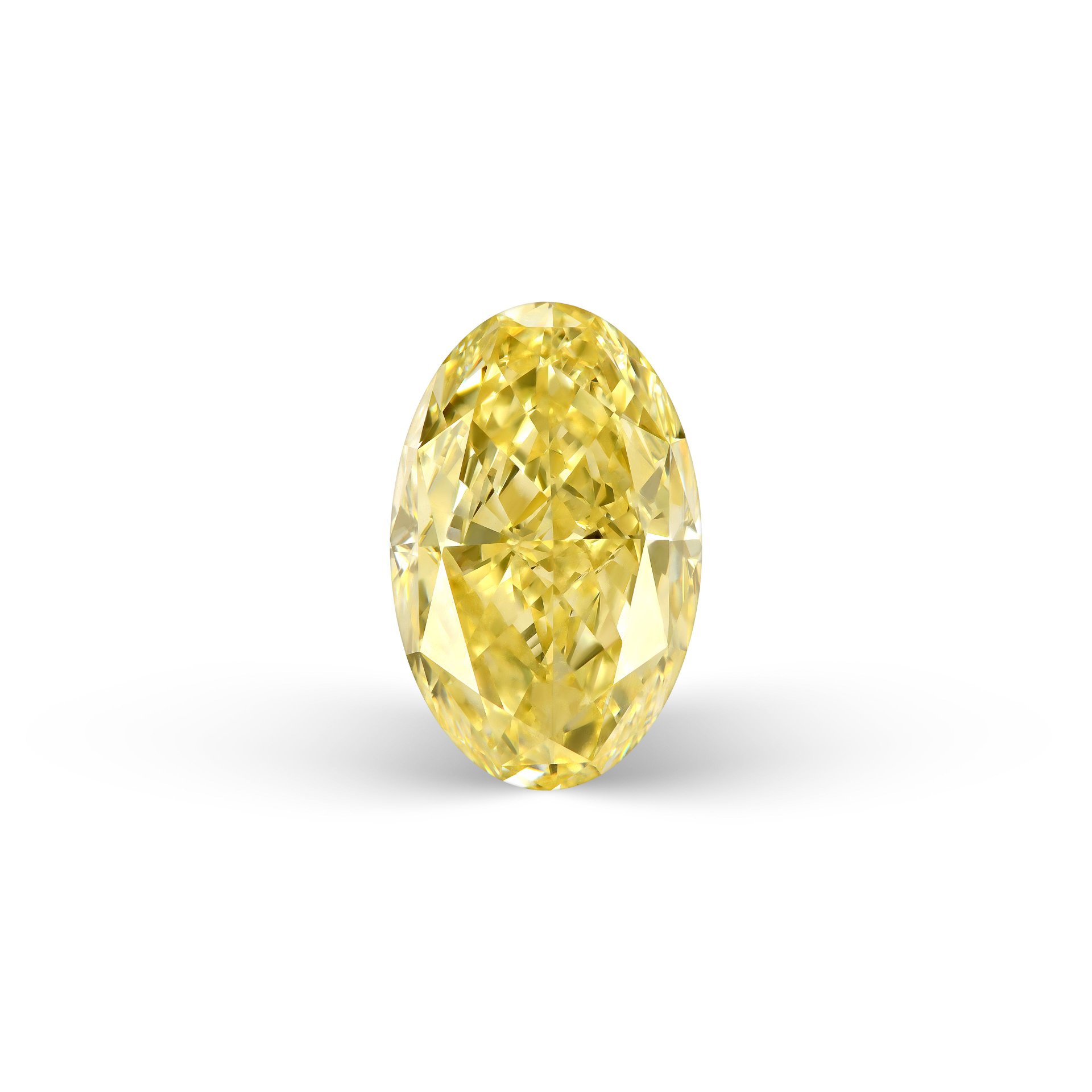 Жёлтый бриллиант 13.02 карата крупным планом, чистый цвет