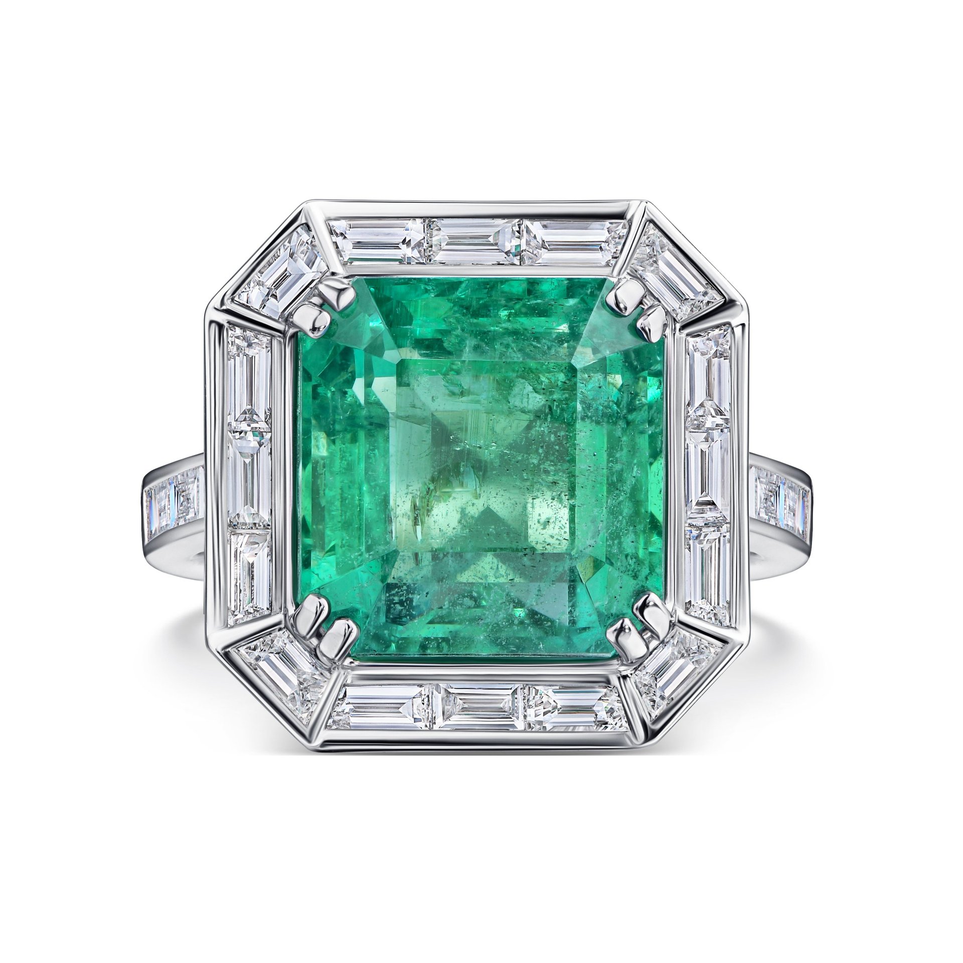 Кольцо из белого золота с изумрудом 5.9 карат, дизайн Parure Atelier