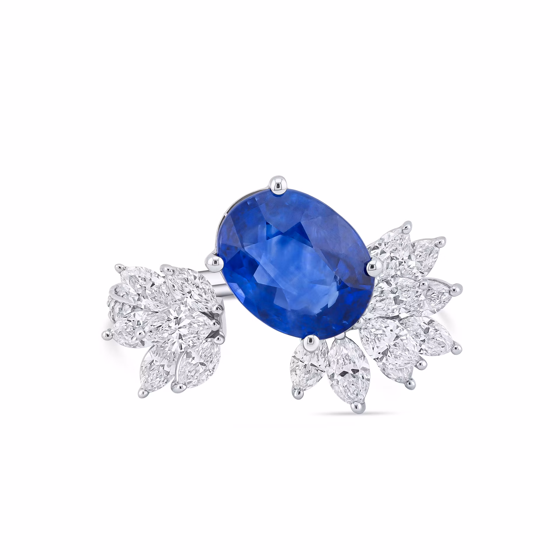 Кольцо из белого золота с сапфиром 4.74 карата.