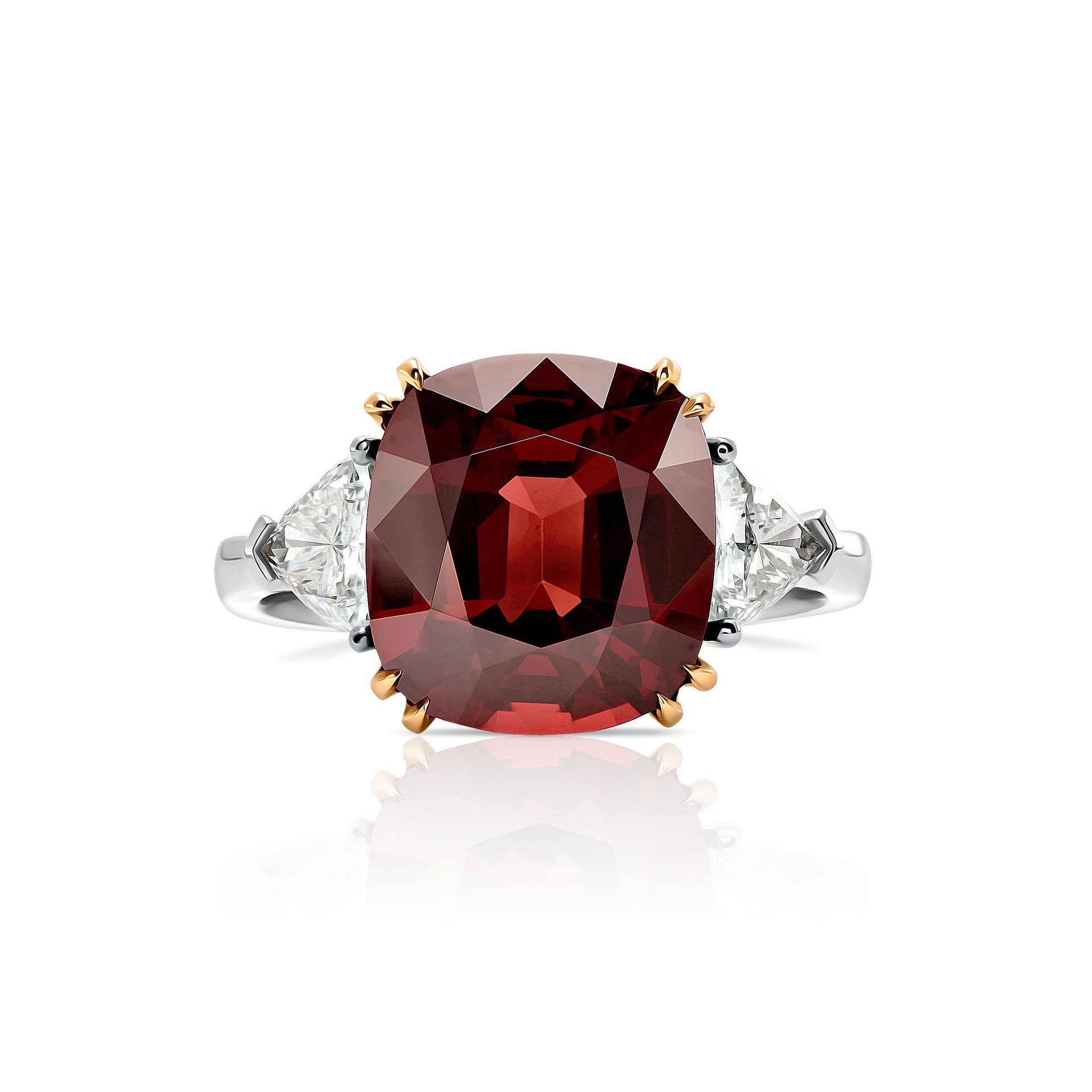 Кольцо из белого золота с центральной шпинелью 5.61 карат