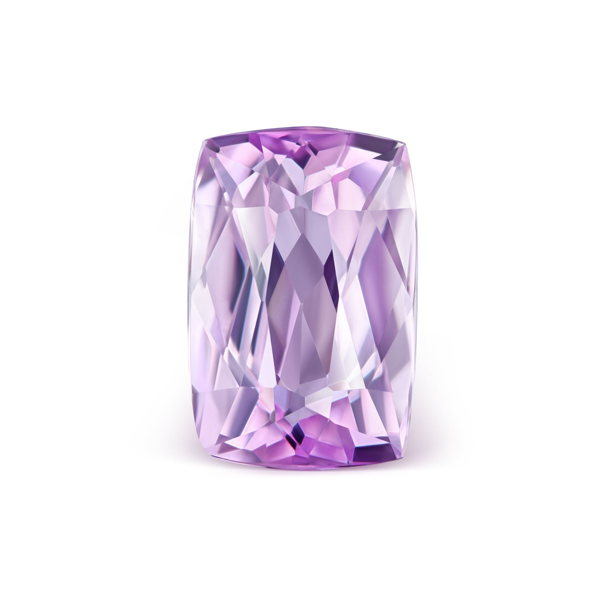 Кольцо с кунцитом 9.45 карат в элегантной оправе.