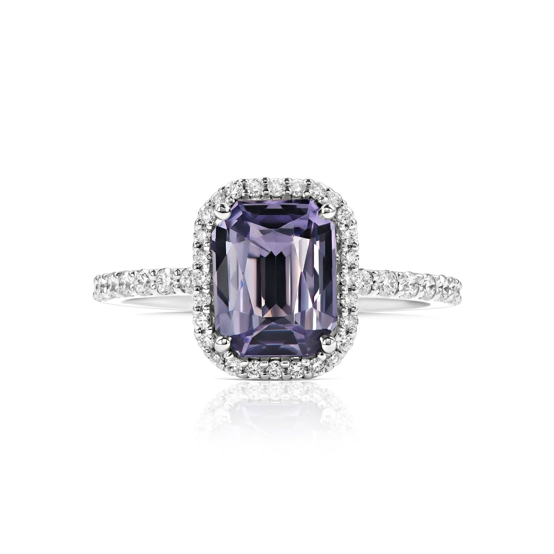 Кольцо из белого золота с центральной шпинелью 2.04 карата