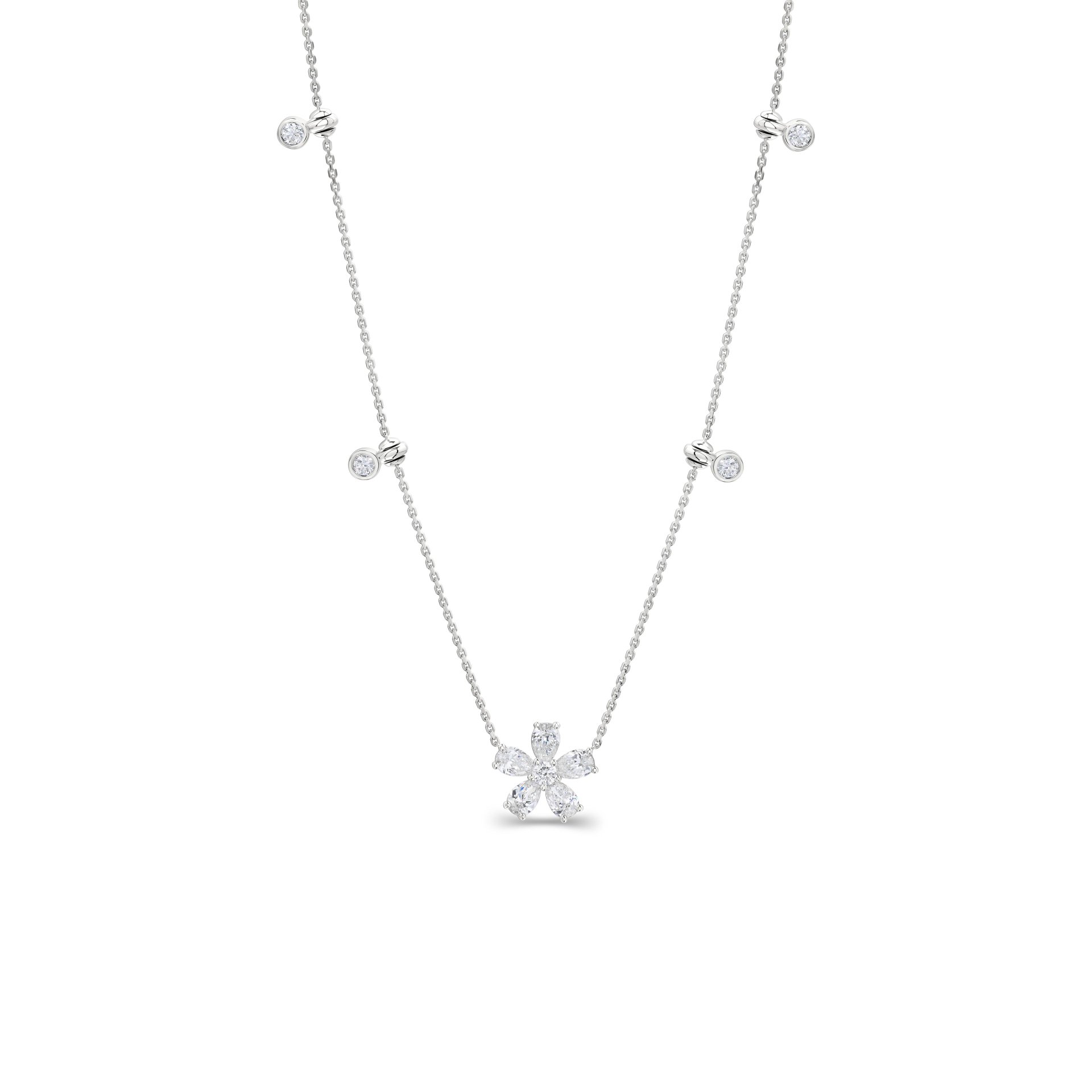 Подвеска из белого золота с бриллиантом 0.909 карат и бриллиантами.