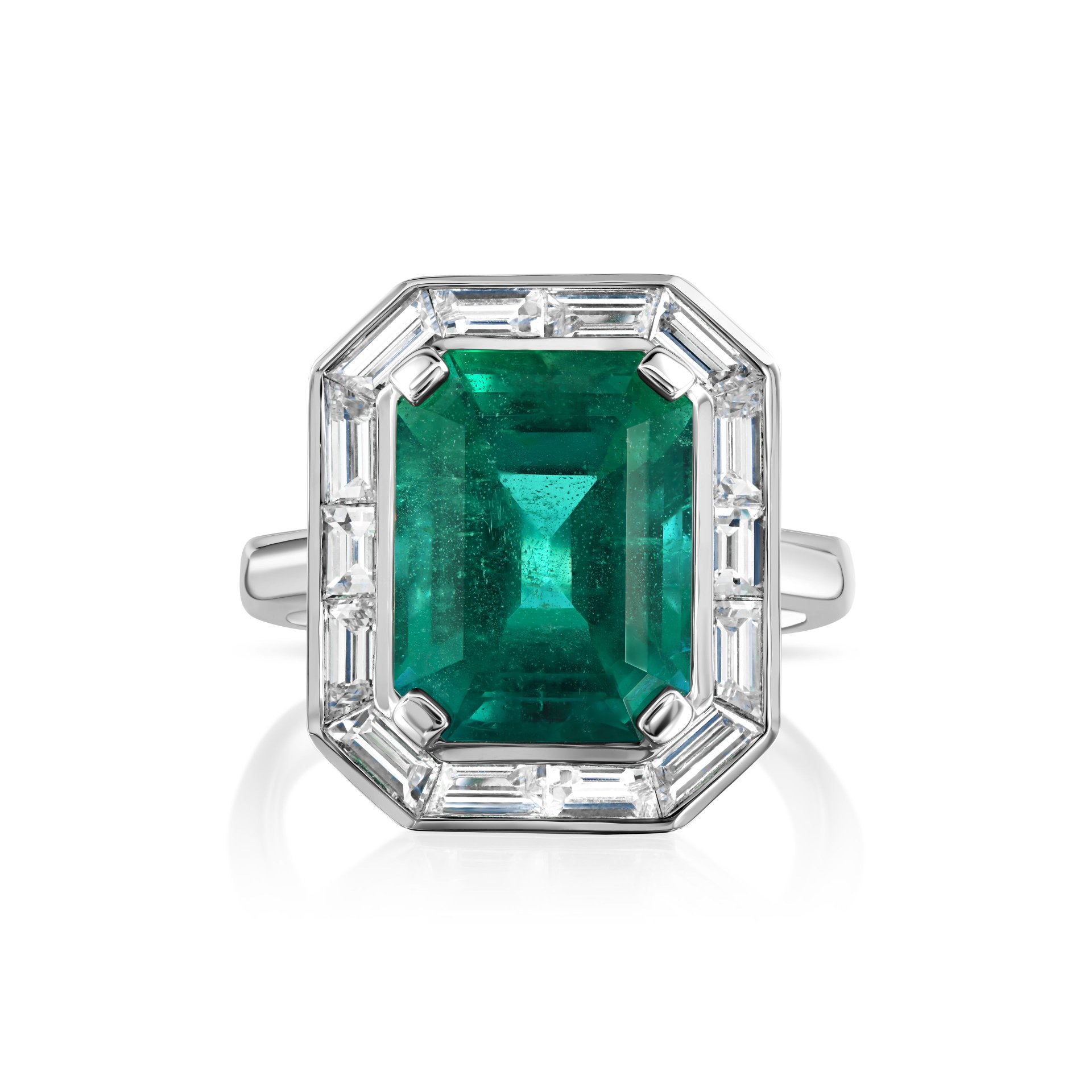 Кольцо с изумрудом 7.76 карат и бриллиантами в белом золоте