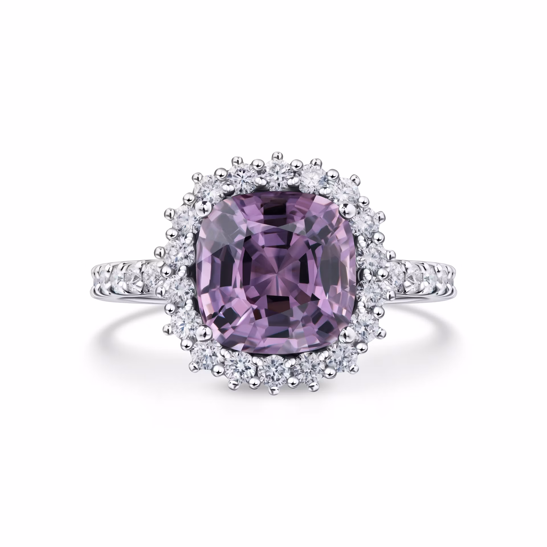 Кольцо из белого золота с центральной шпинелью 3.12 карат.