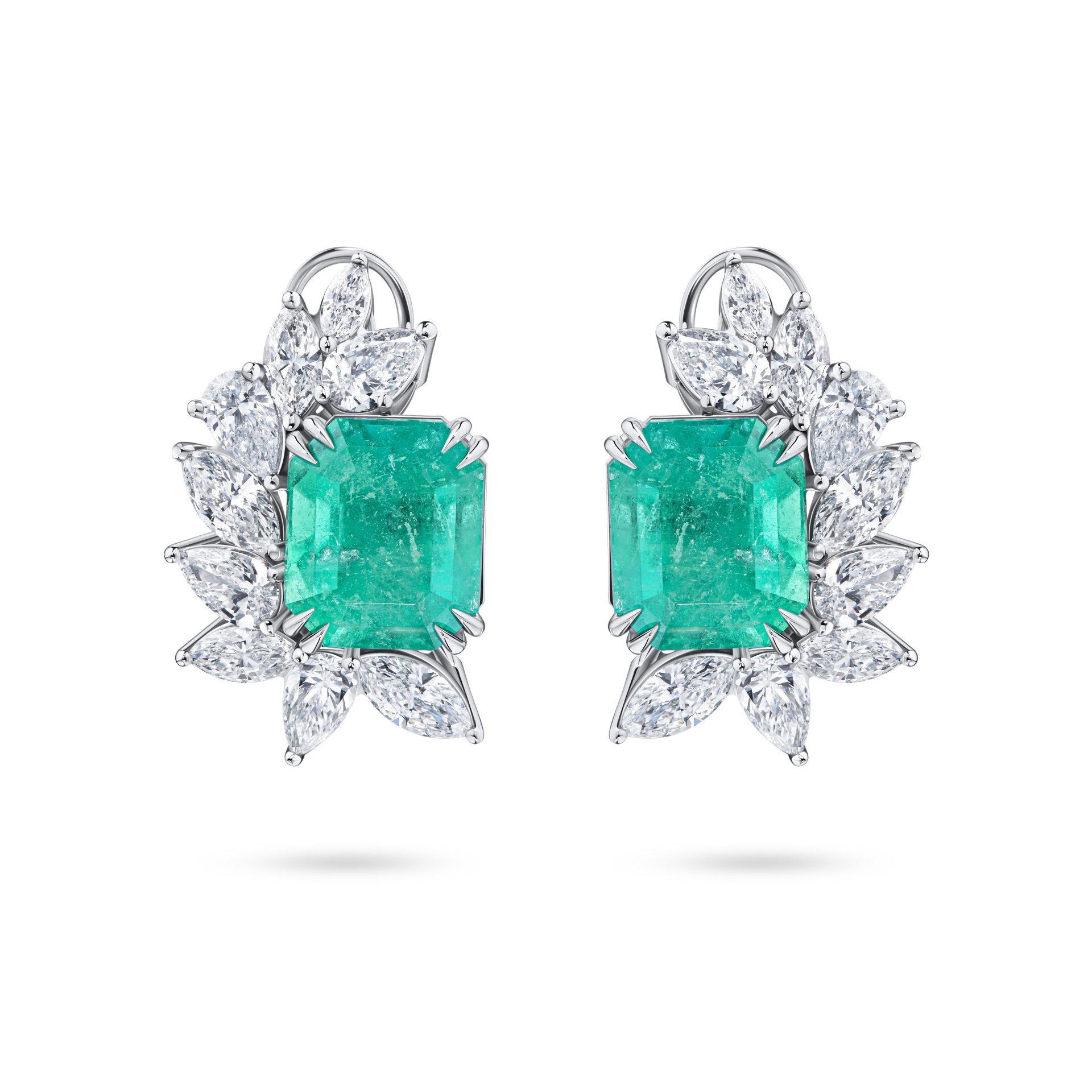 Серьги из белого золота с изумрудами 3.91 и 4.48 карат