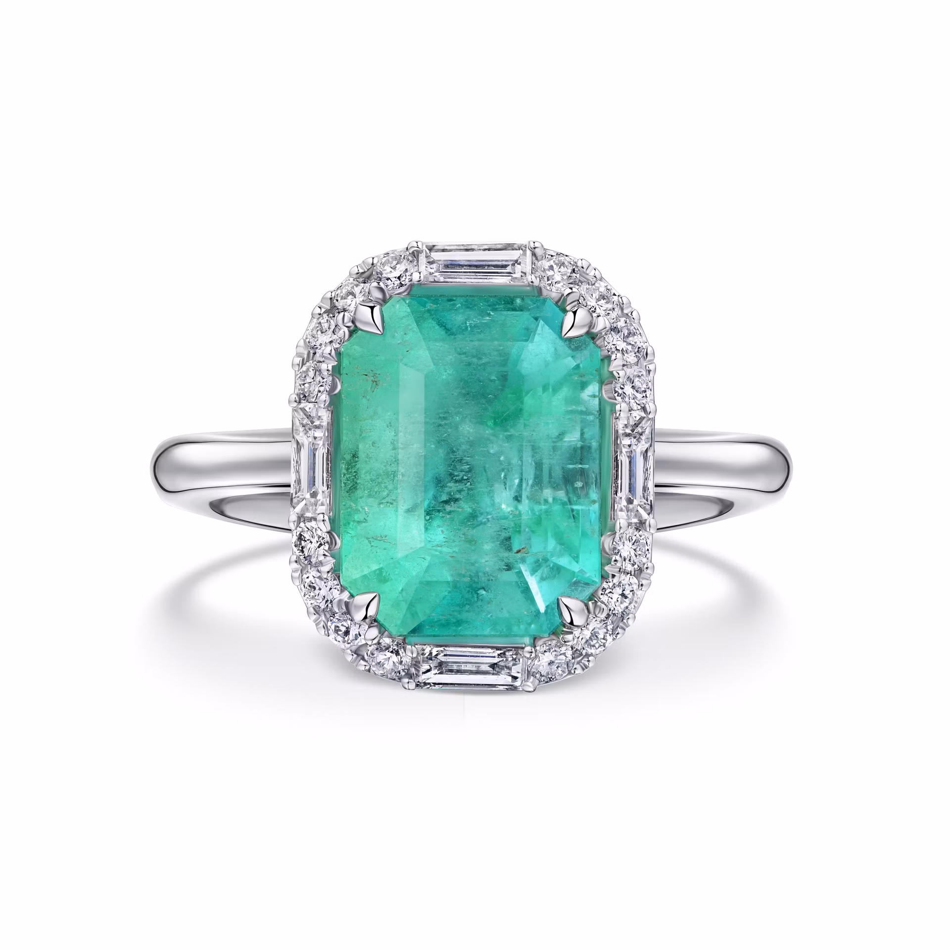 Кольцо из белого золота с изумрудом 3.47 карат.