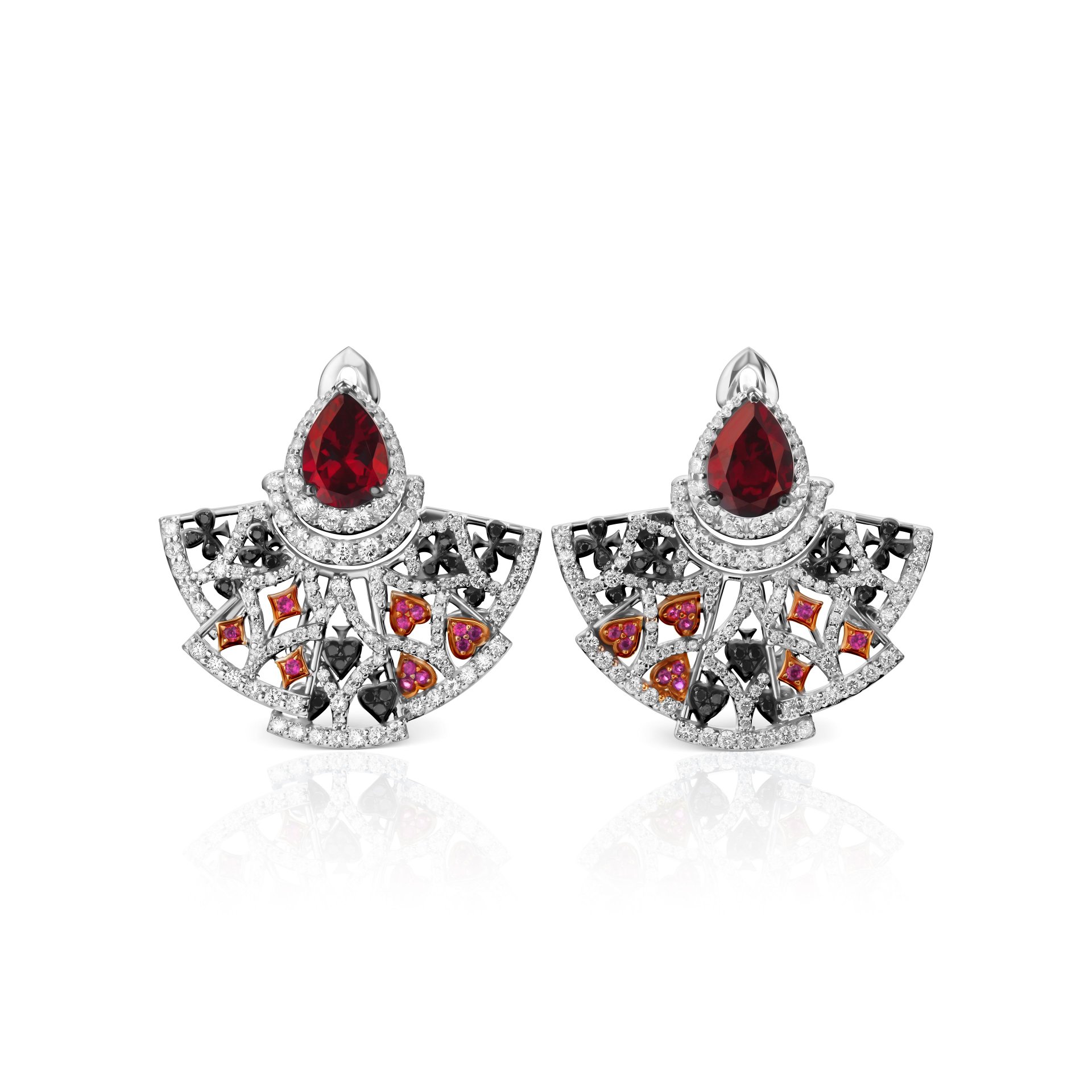 Серьги «Карты в руки» с бриллиантами, турмалинами и гранатами в белом золоте.