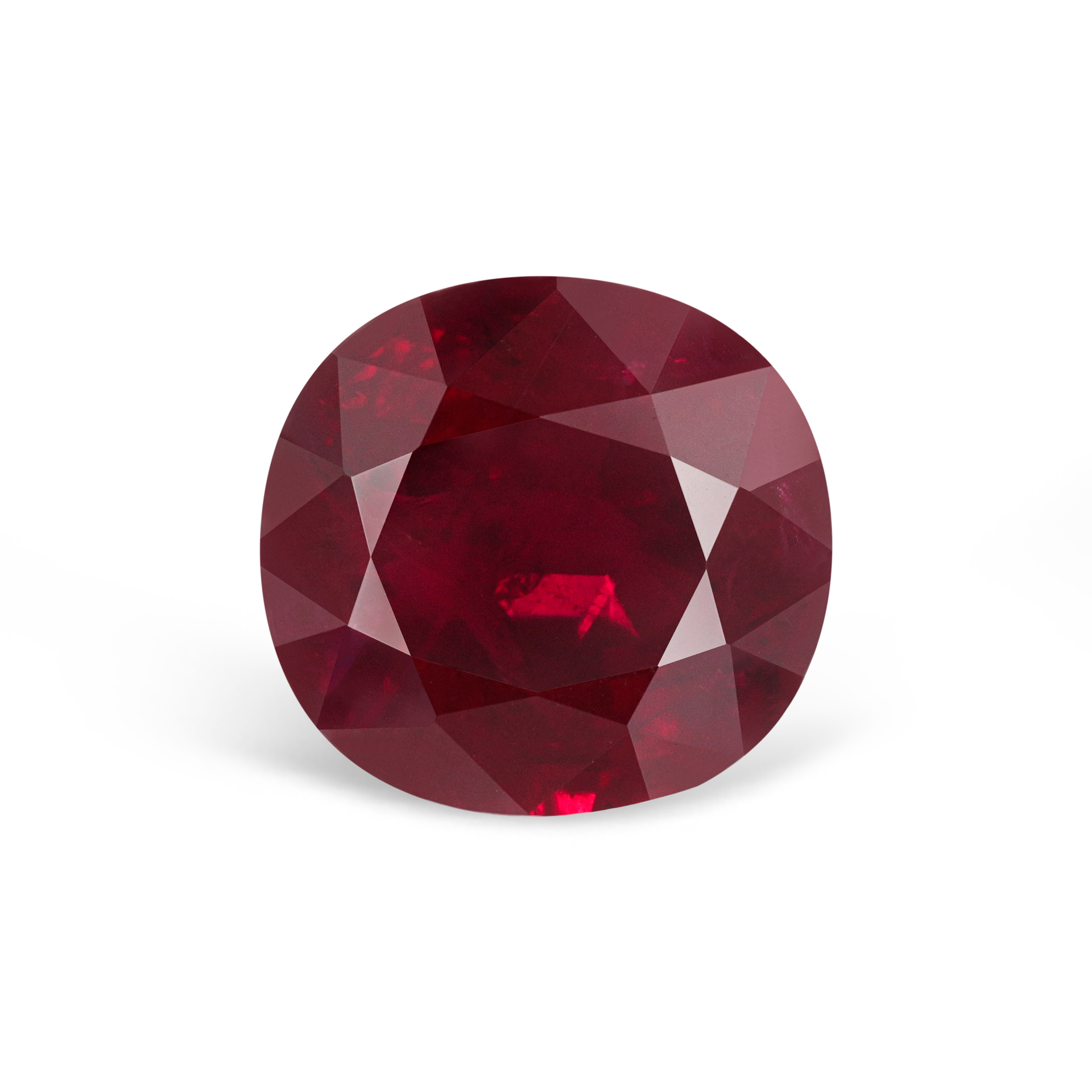 Изумруд 5 карат от Parure Atelier, центральный камень рубин