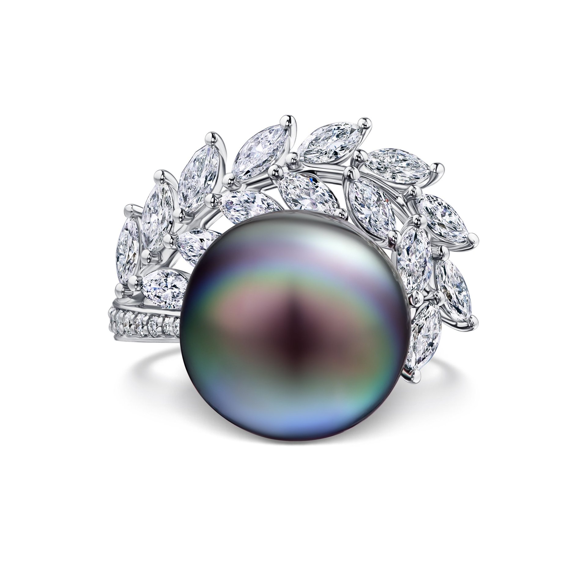 Кольцо с черным жемчугом 12.33 карата в белом золоте