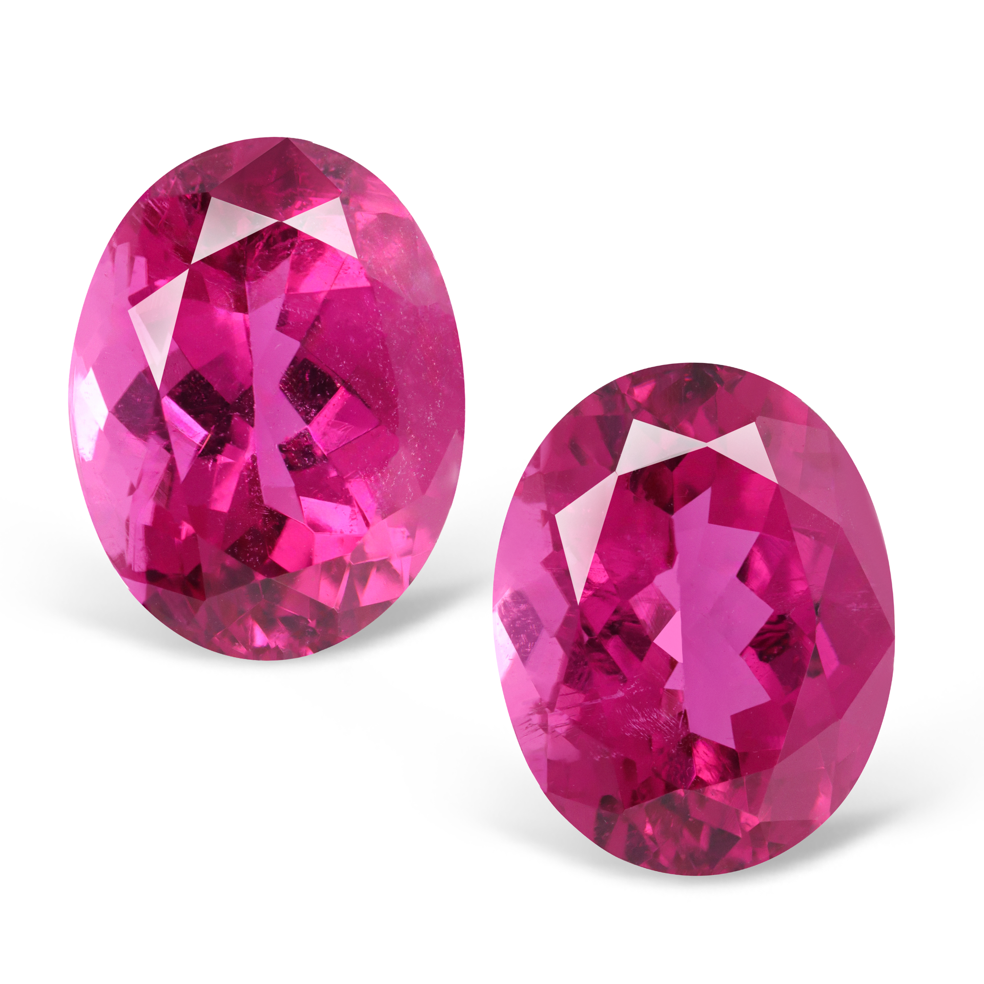Пара турмалинов рубеллит весом 2.06 и 2.05 карат, насыщенный розовый цвет