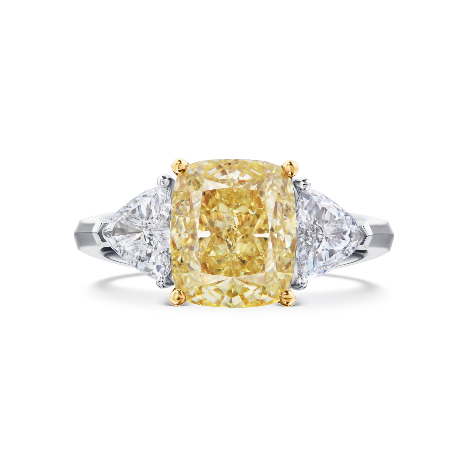 Кольцо с желтым бриллиантом 4.07 карат в белом золоте