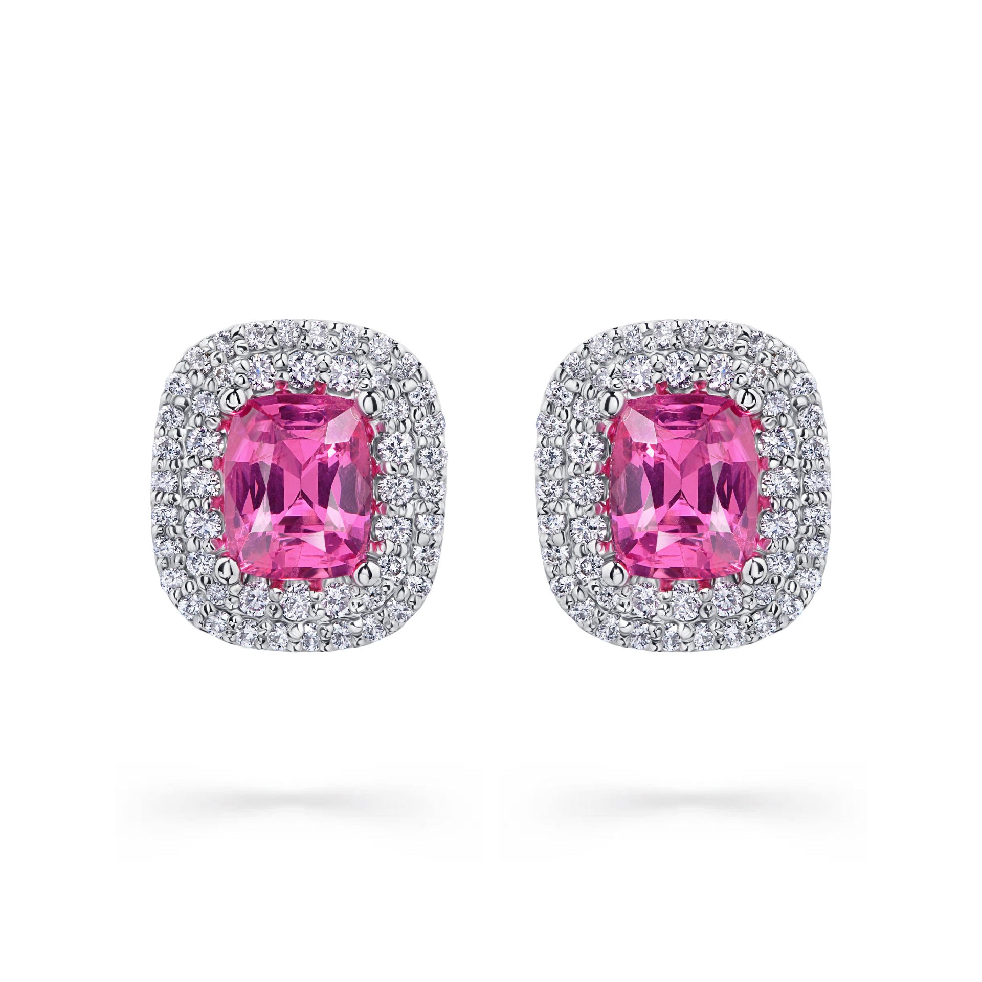 Пусеты из белого золота со шпинелями 0.84 и 0.79 карат.