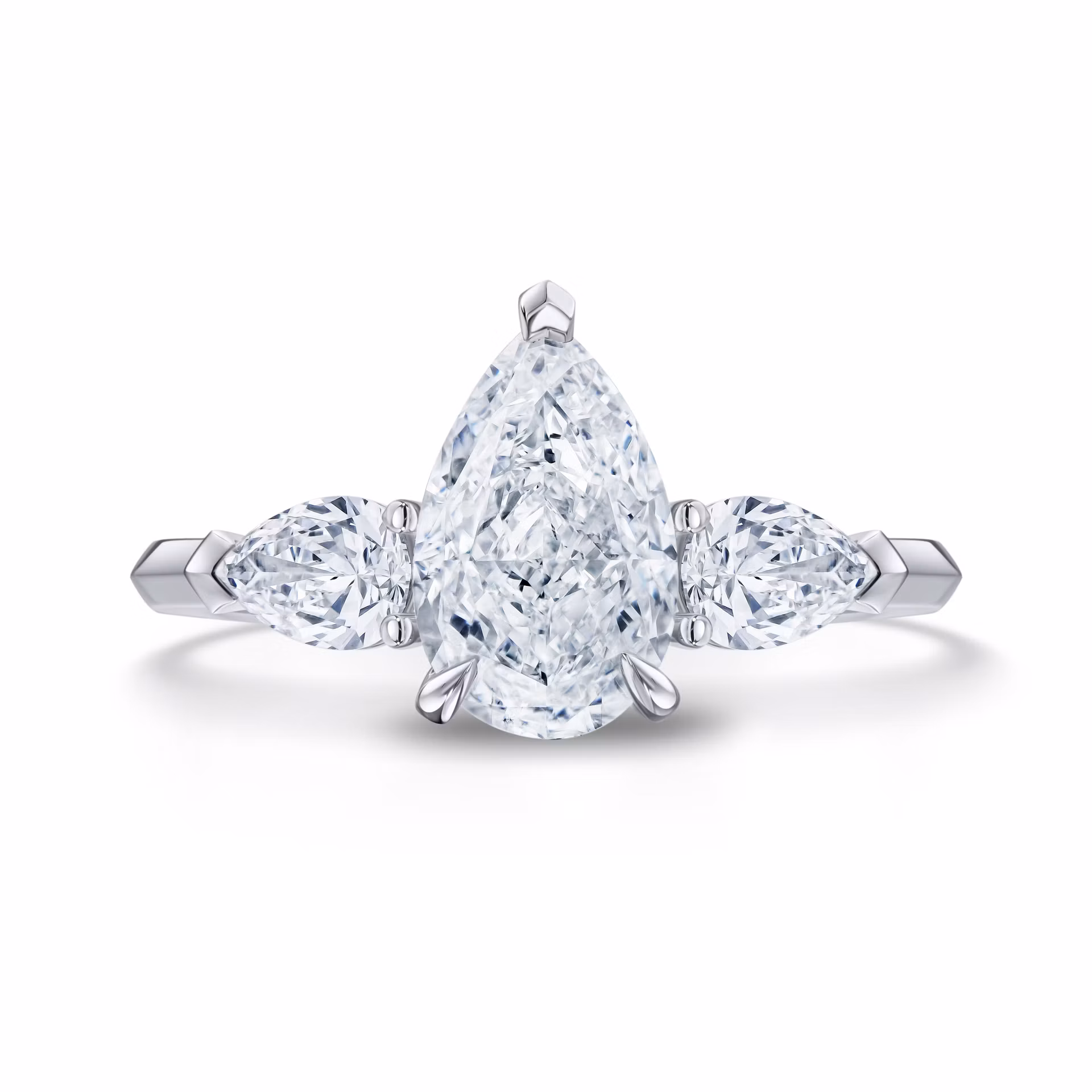 Кольцо из белого золота с бриллиантом 1.52 карата.