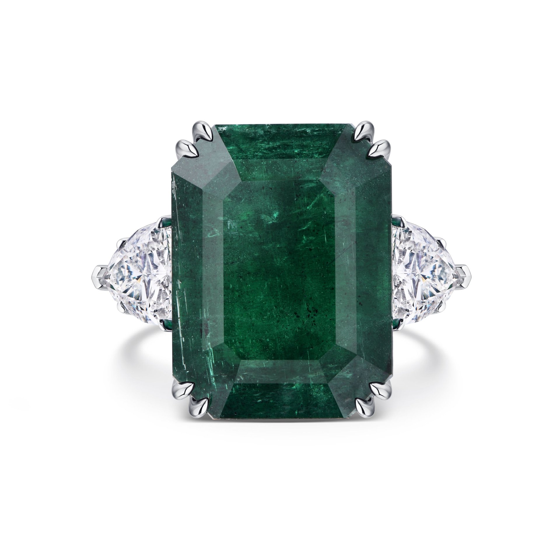 Кольцо из белого золота с изумрудом 13.3 карата, дизайн Parure Atelier