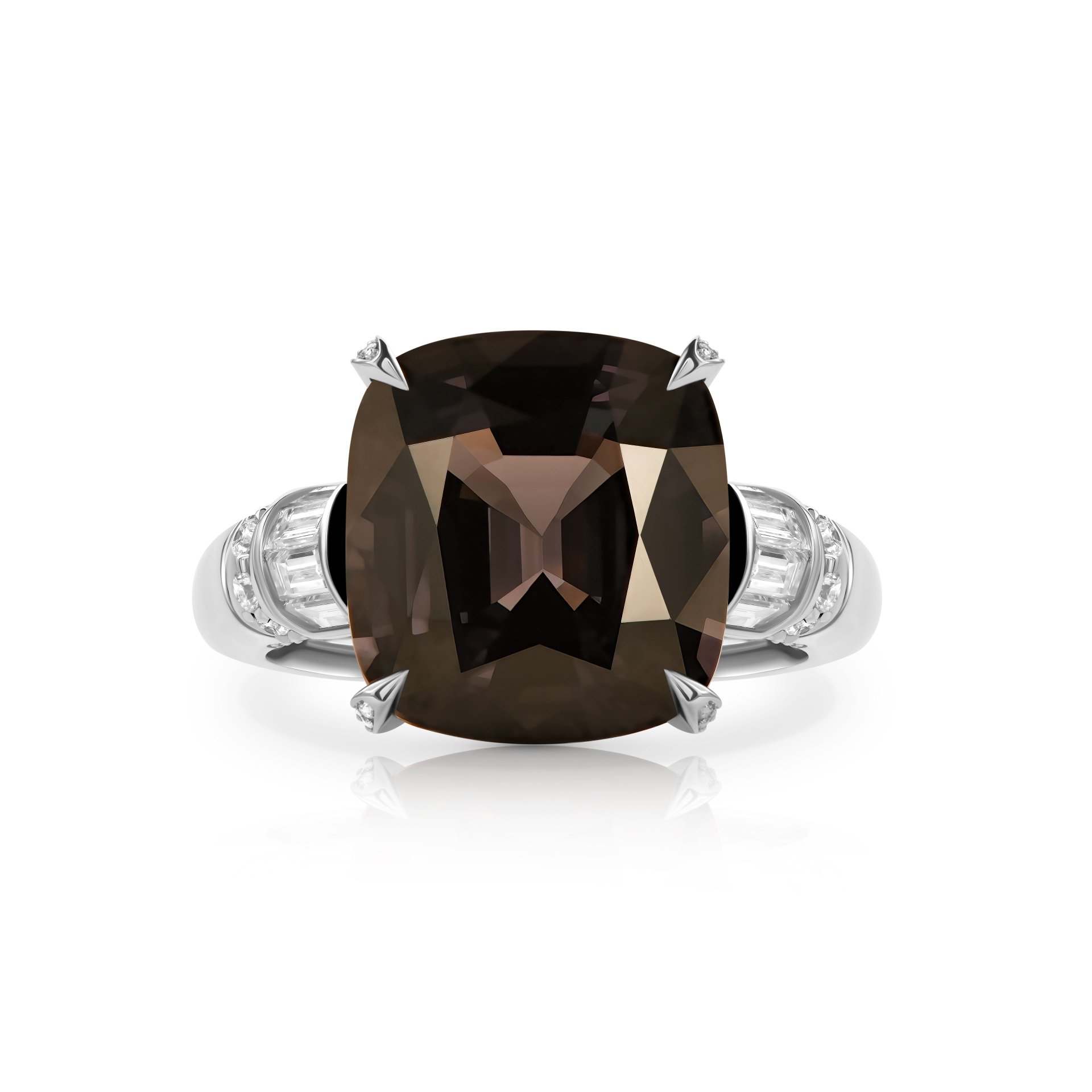 Кольцо из белого золота с кушон шпинелью 9.63 карата