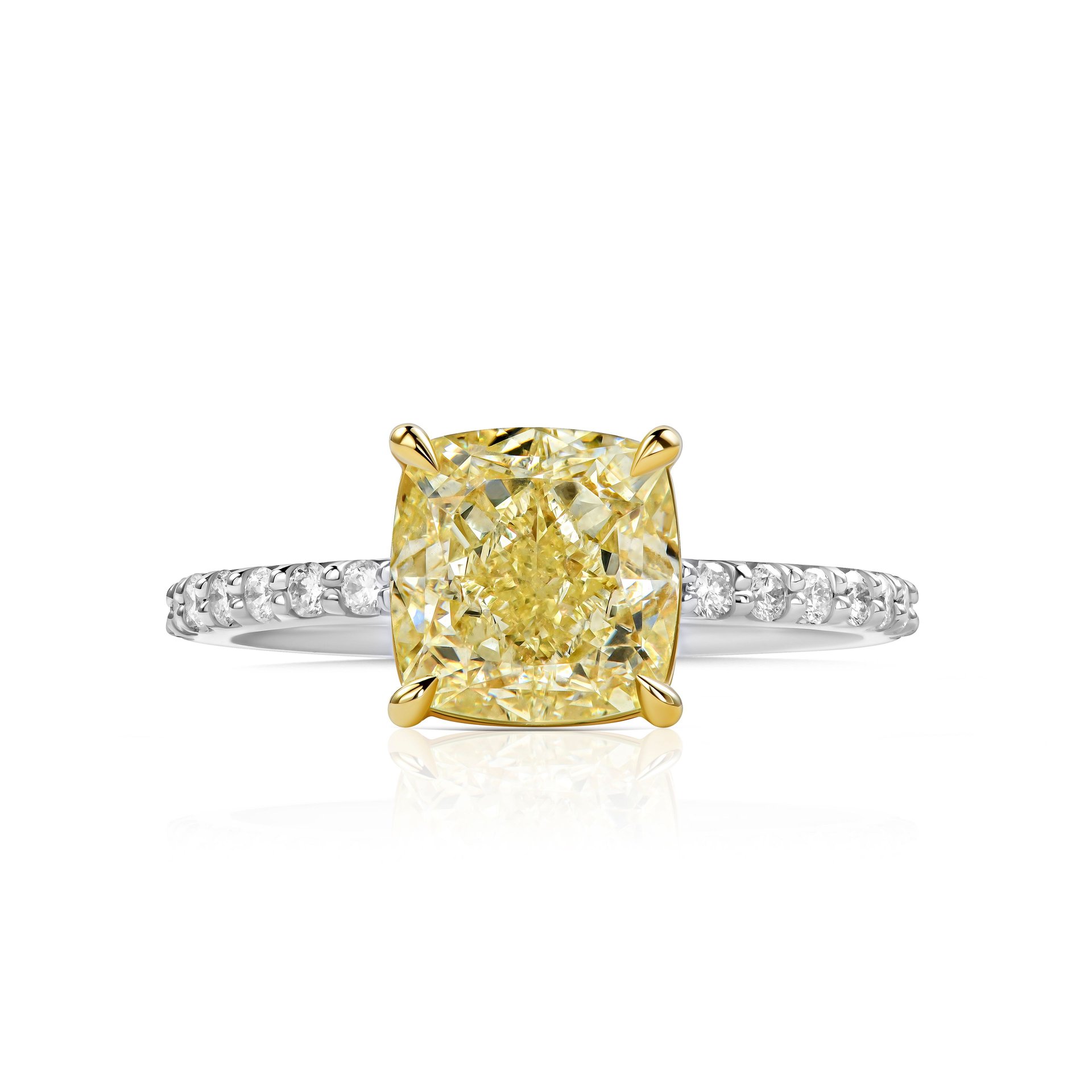 Кольцо с желтым бриллиантом 3.01 карат в белом золоте