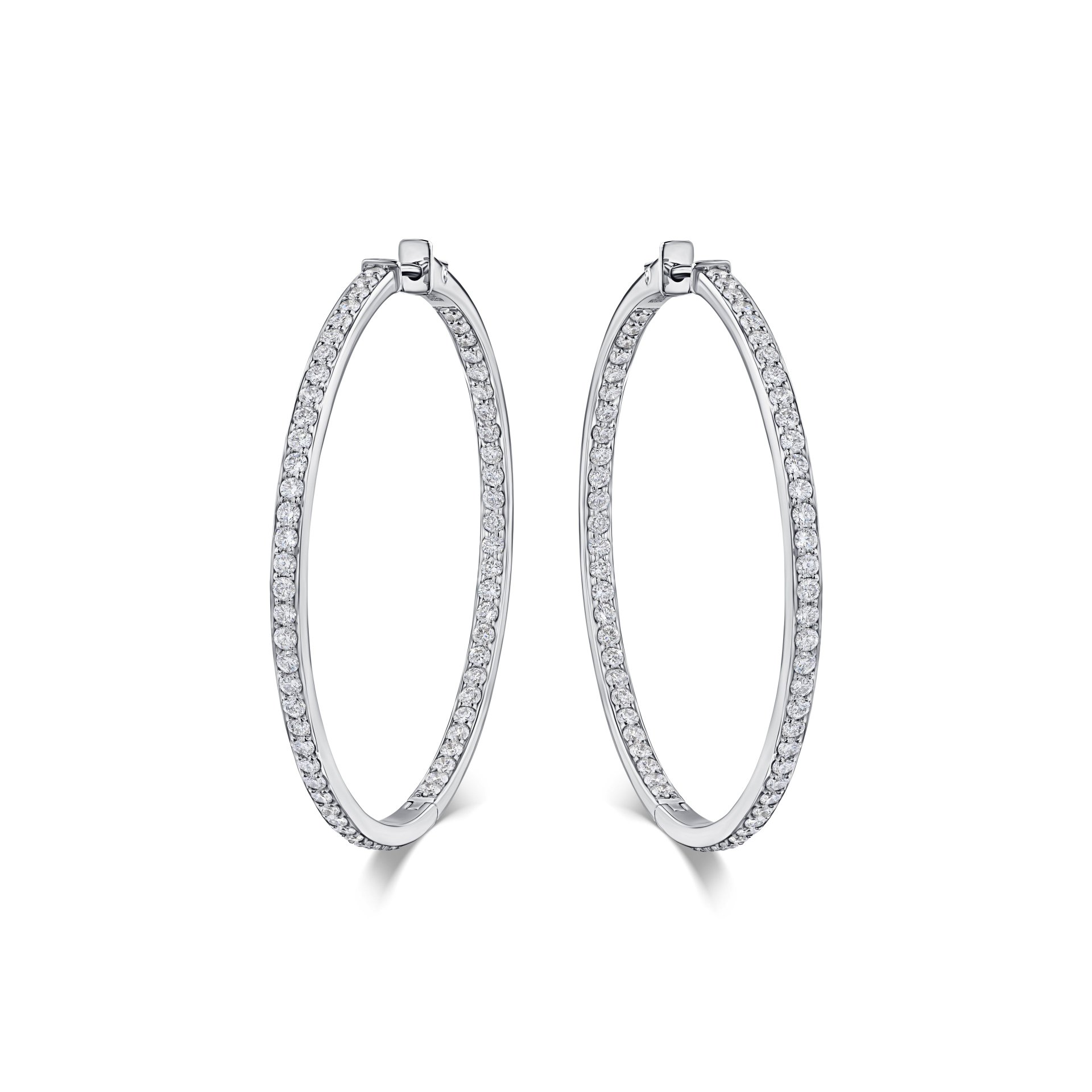 Серьги-конго с бриллиантами 1.996 карат, элегантный дизайн.