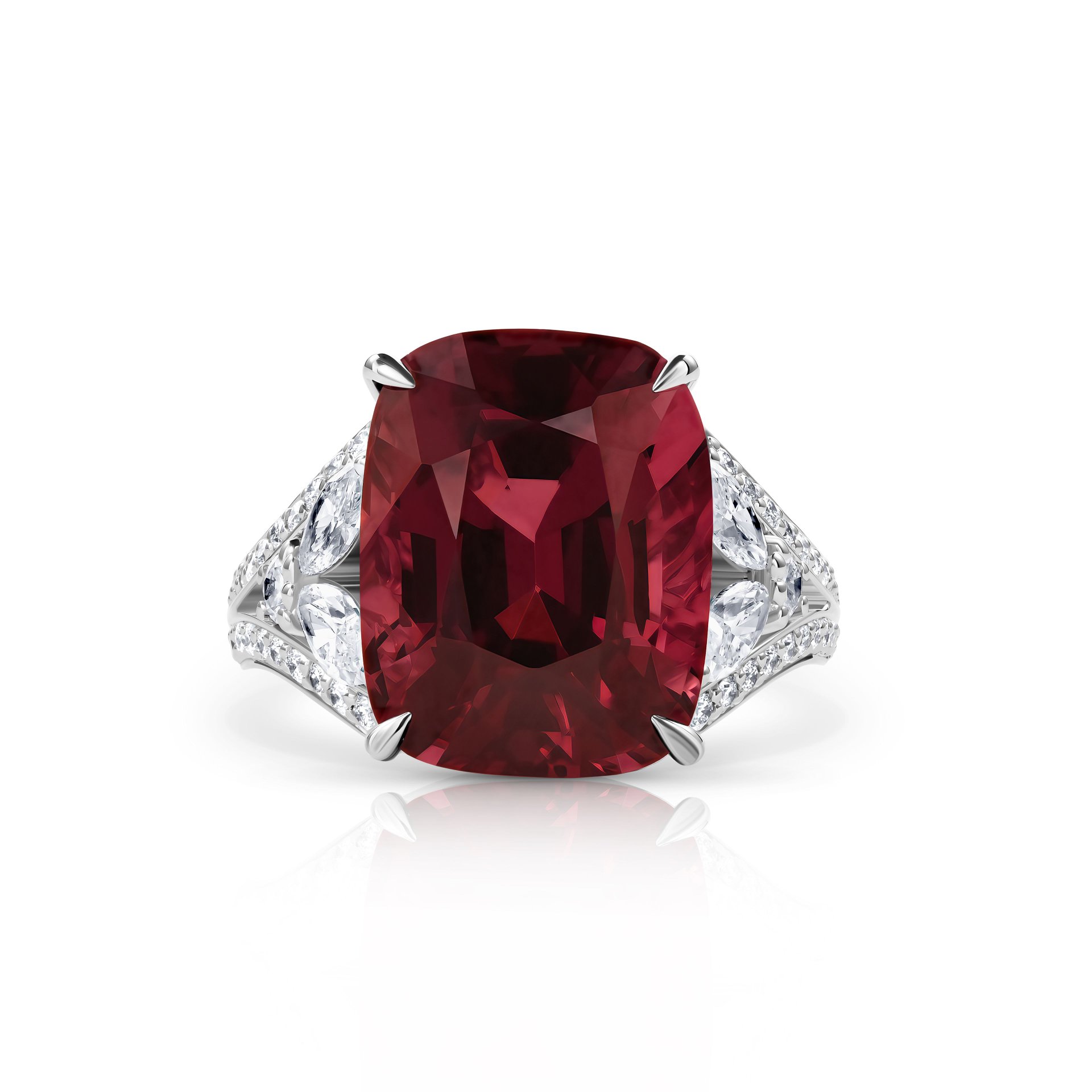 Кольцо из белого золота с крупной шпинелью 10.85 карата